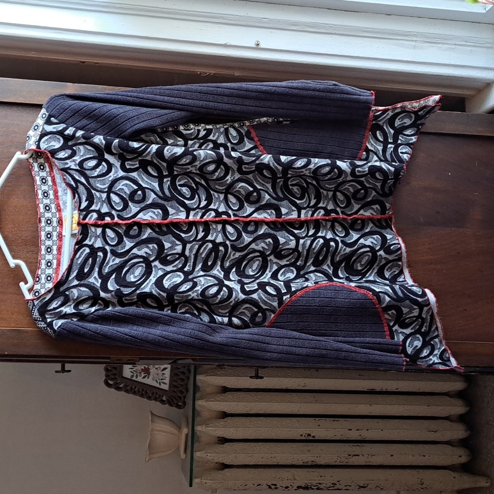 Hand Jive wear art size S handmade in Indiana black and red abstract tunic